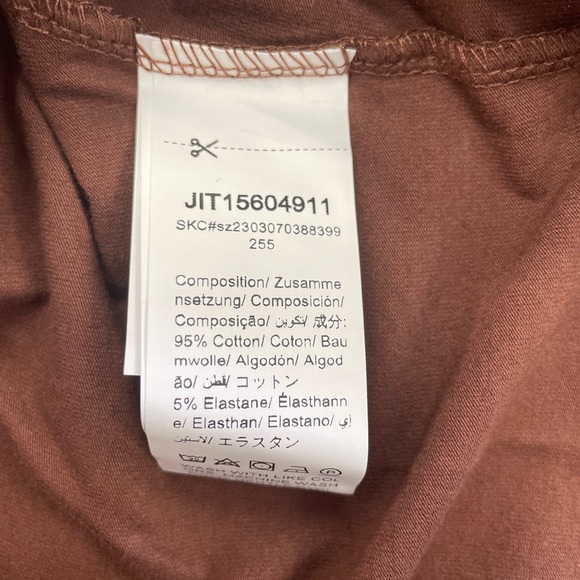 NWT • Printed Crop Cut Out Tee - Picture 11 of 11